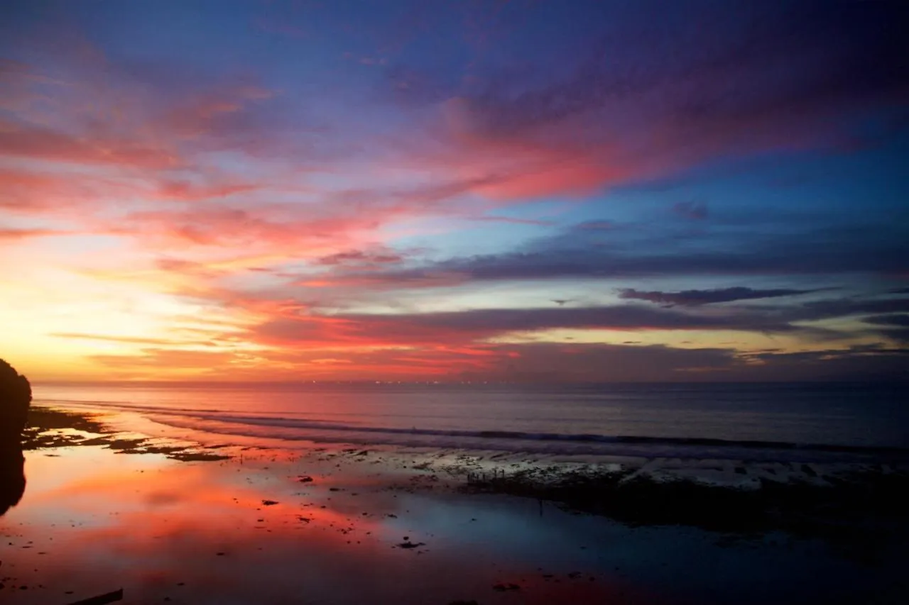 The Hidden Escapes- Stunning 2 Bedroom Villa Directly On Bingin Beach With Ocean & Sunset View Uluwatu 0*,  Indonesien